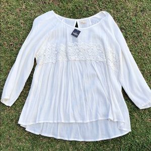 Hollister cream blouse